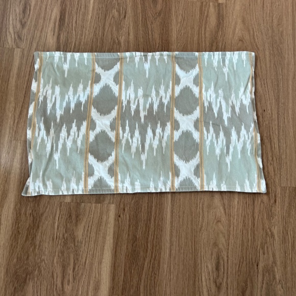 Pottery Barn Pillow Shame Set of 2, EUC- light green, cream, gold, 24x24 and 16X - Picture 2 of 6